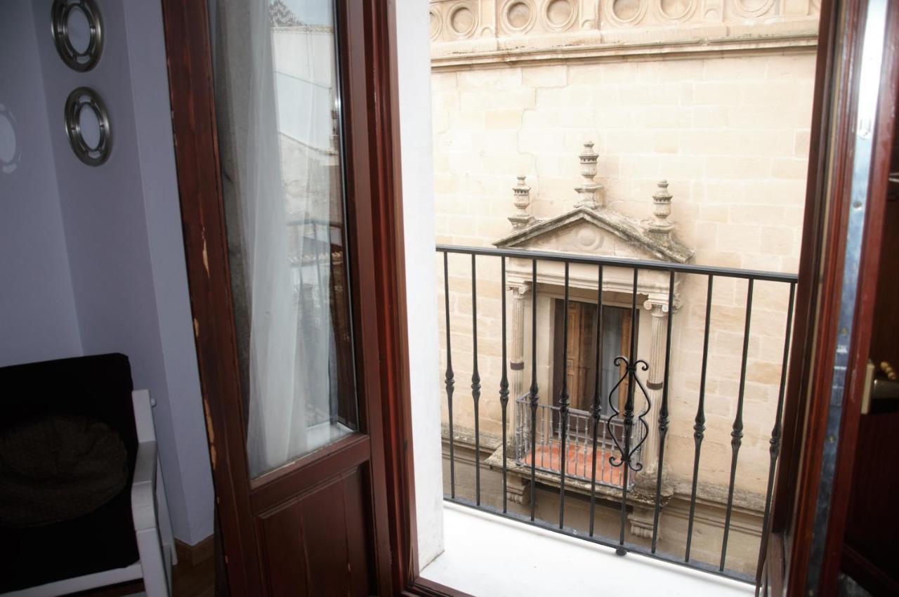 Apartamentos Turísticos Architettura Úbeda Exterior foto