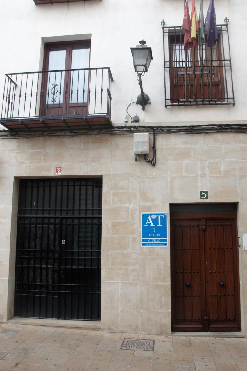 Apartamentos Turísticos Architettura Úbeda Exterior foto